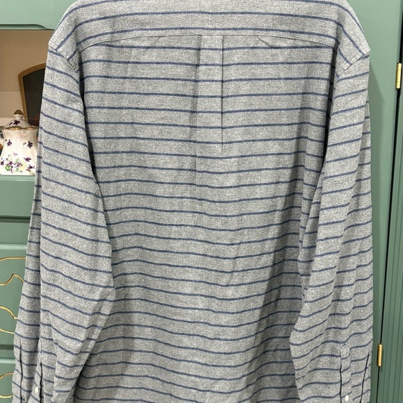 Vineyard Vines Blue and Gray Striped Men's Shirt - Picture 5 of 6